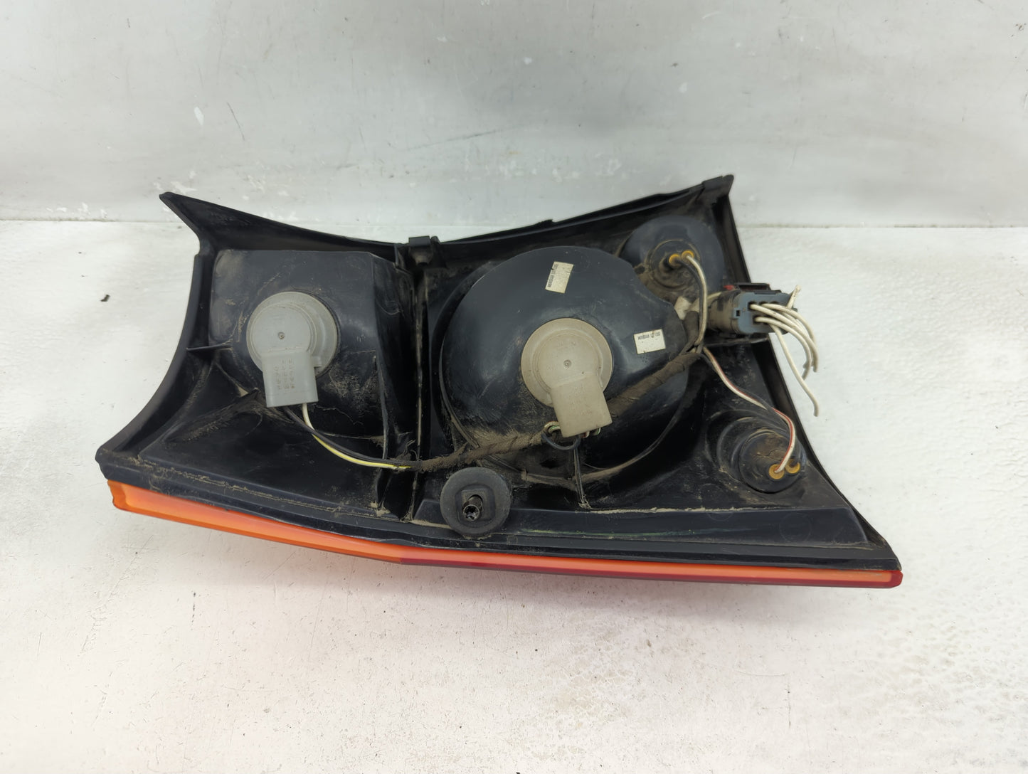 2004 Chrysler Pacifica Tail Light Assembly Passenger Right OEM Fits OEM Used Auto Parts - Oemusedautoparts1.com