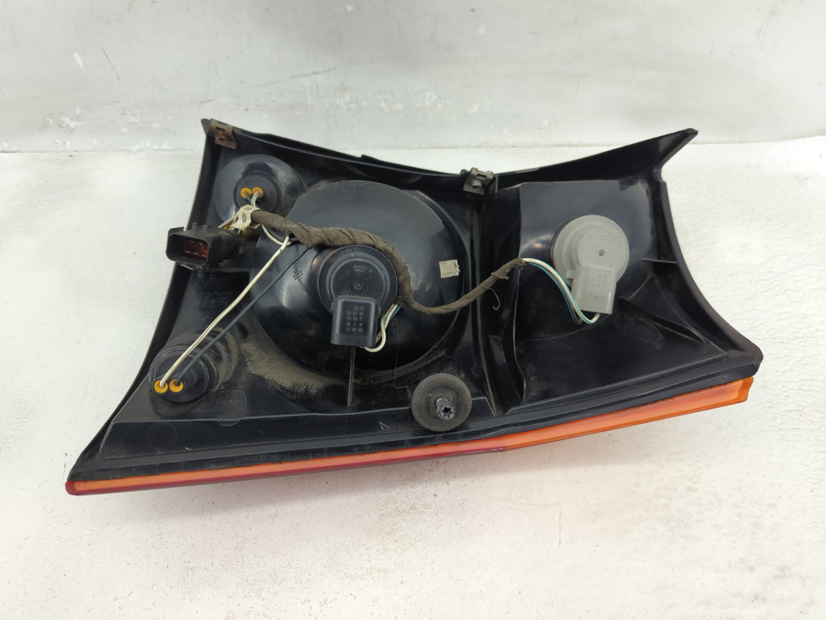 2004-2008 Chrysler Pacifica Tail Light Assembly Driver Left OEM Fits Fits 2004 2005 2006 2007 2008 OEM Used Auto Parts - Oem