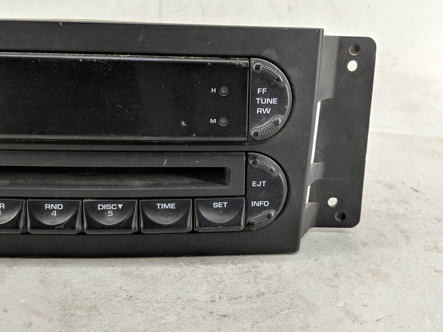 2004-2008 Chrysler Pacifica Radio AM FM Cd Player Receiver Replacement P/N:P05082764AF P05082764AD Fits OEM Used Auto Parts 