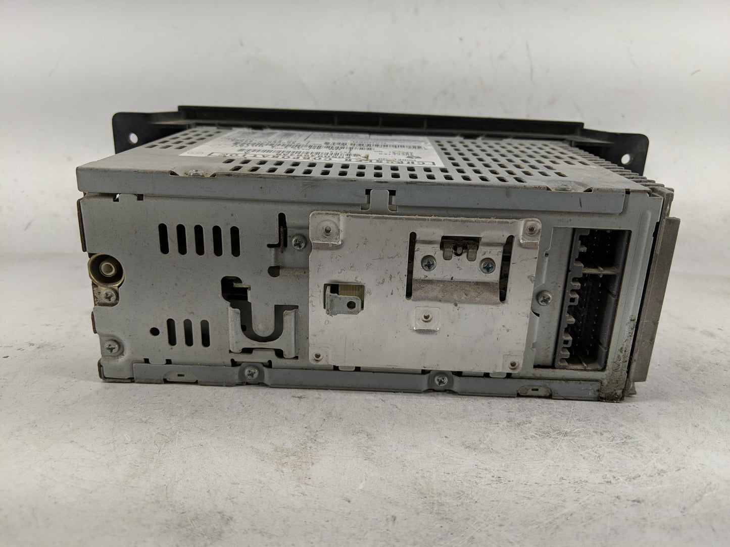 2004-2008 Chrysler Pacifica Radio AM FM Cd Player Receiver Replacement P/N:P05082764AF P05082764AD Fits OEM Used Auto Parts 