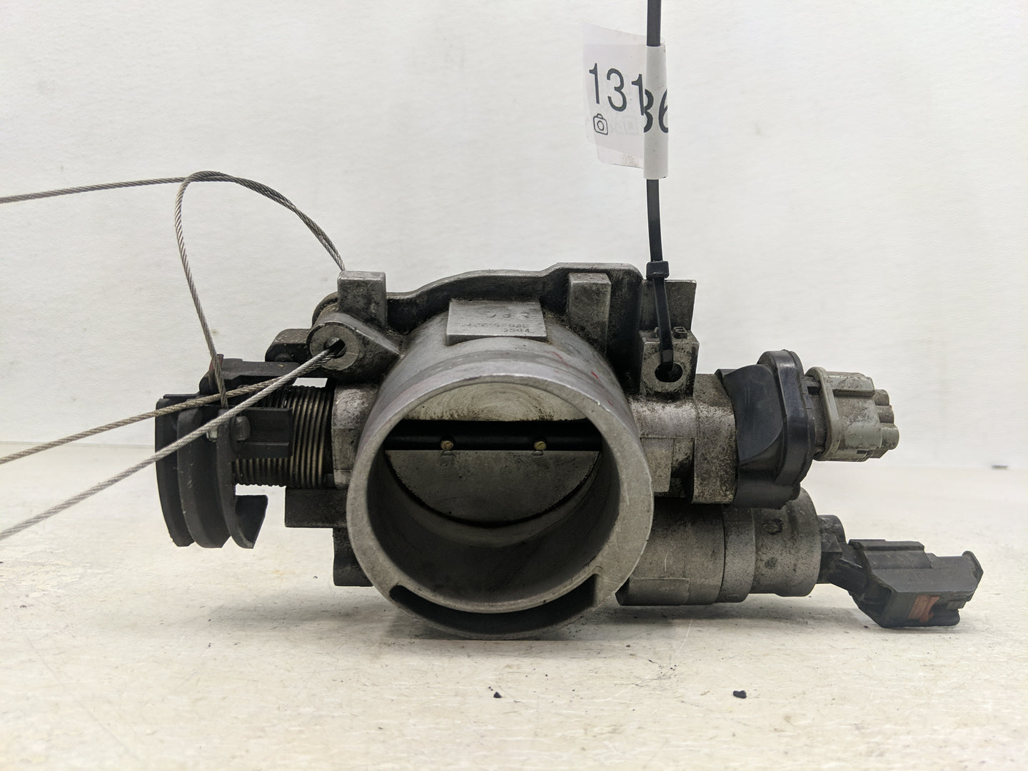 2004 Chrysler Pacifica Throttle Body P/N:04861570AD Fits OEM Used Auto Parts - Oemusedautoparts1.com