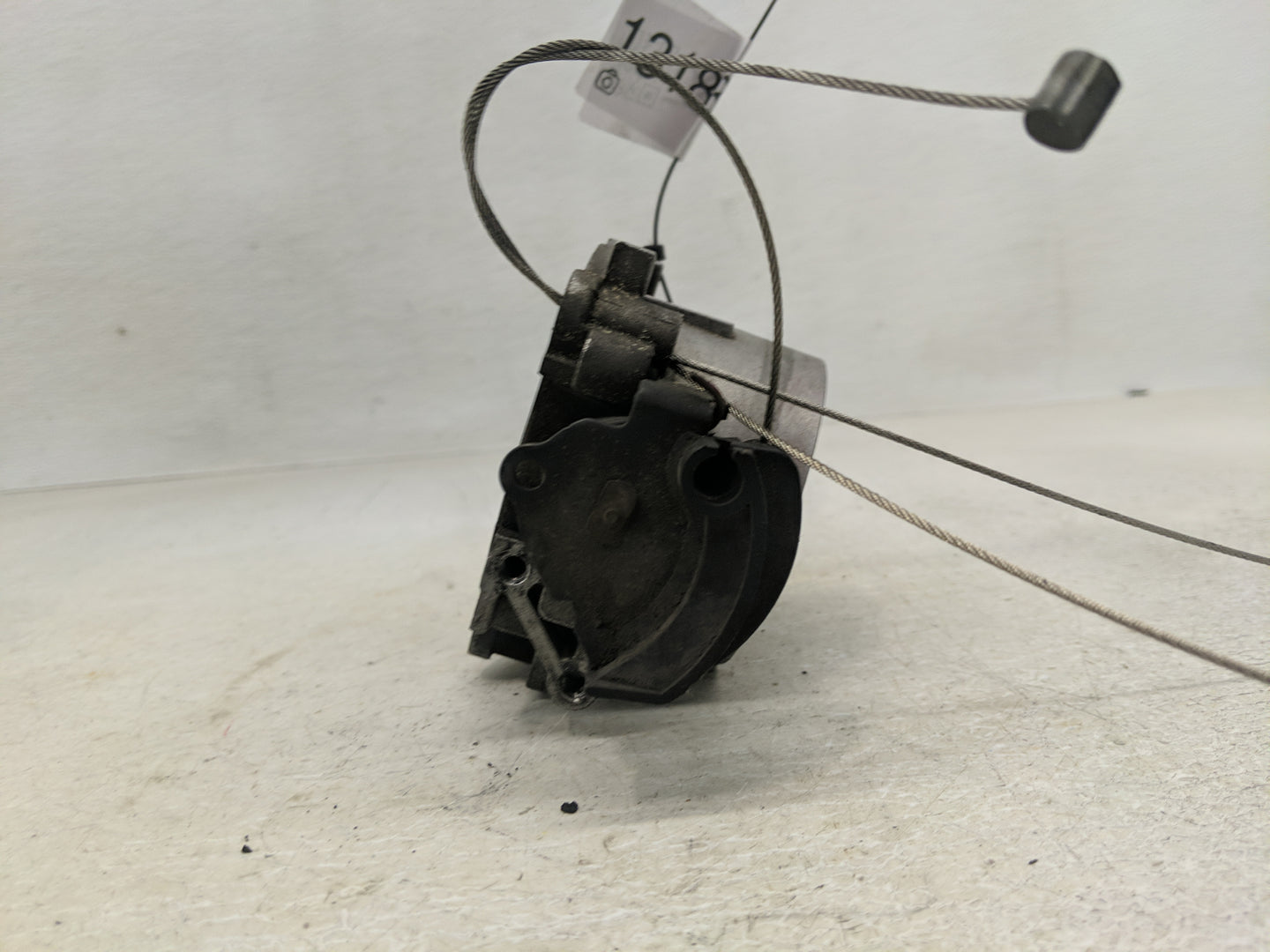 2004 Chrysler Pacifica Throttle Body P/N:04861570AD Fits OEM Used Auto Parts - Oemusedautoparts1.com
