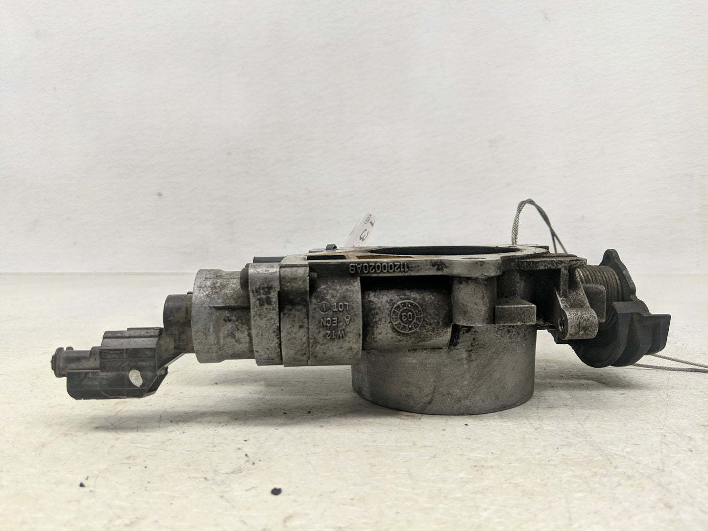 2004 Chrysler Pacifica Throttle Body P/N:04861570AD Fits OEM Used Auto Parts - Oemusedautoparts1.com