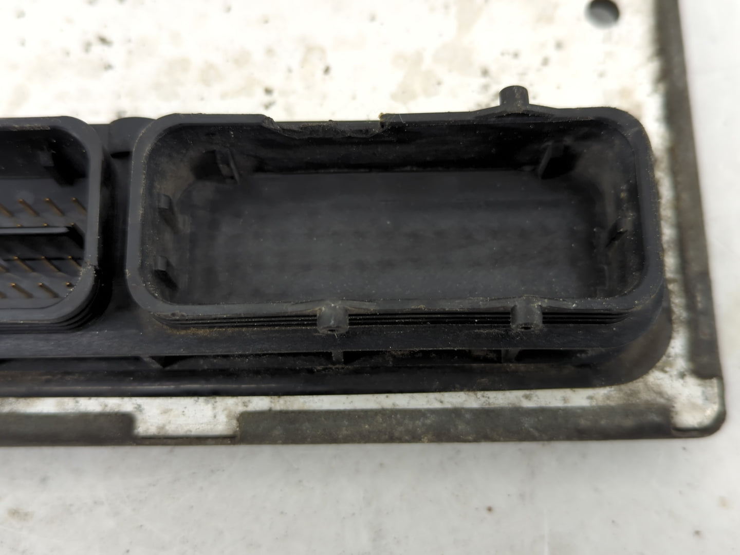 2004 Chrysler Pacifica PCM Engine Control Computer ECU ECM PCU OEM P/N:242354956 Fits OEM Used Auto Parts - Oemusedautoparts