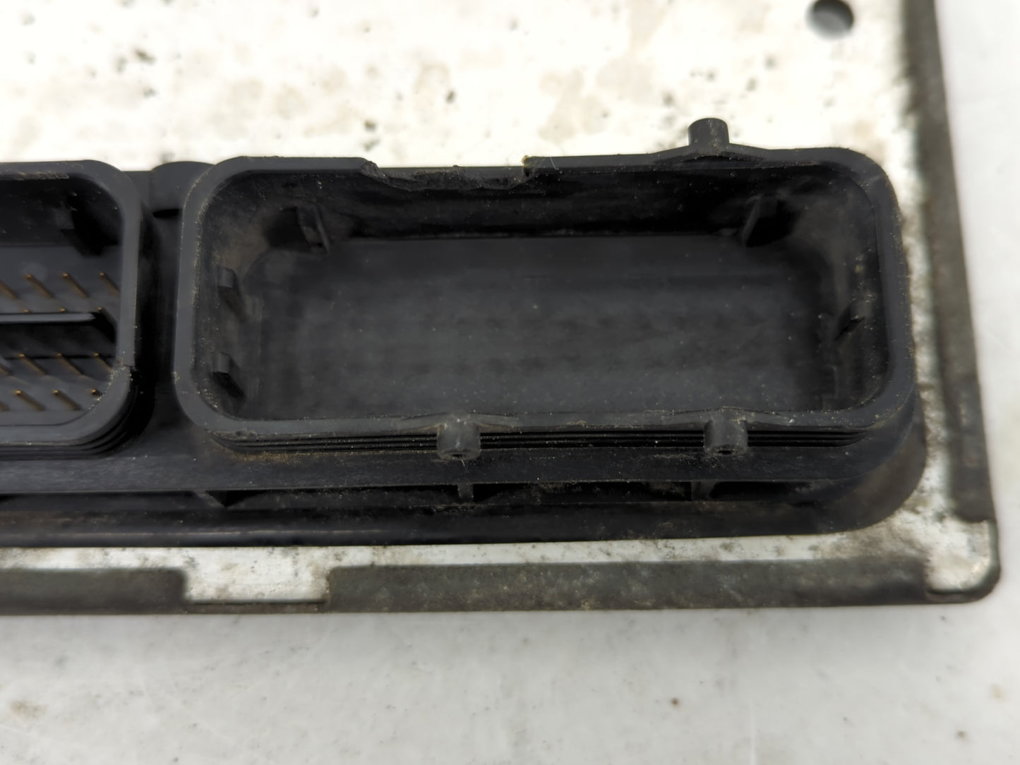 2004 Chrysler Pacifica PCM Engine Control Computer ECU ECM PCU OEM P/N:242354956 Fits OEM Used Auto Parts - Oemusedautoparts