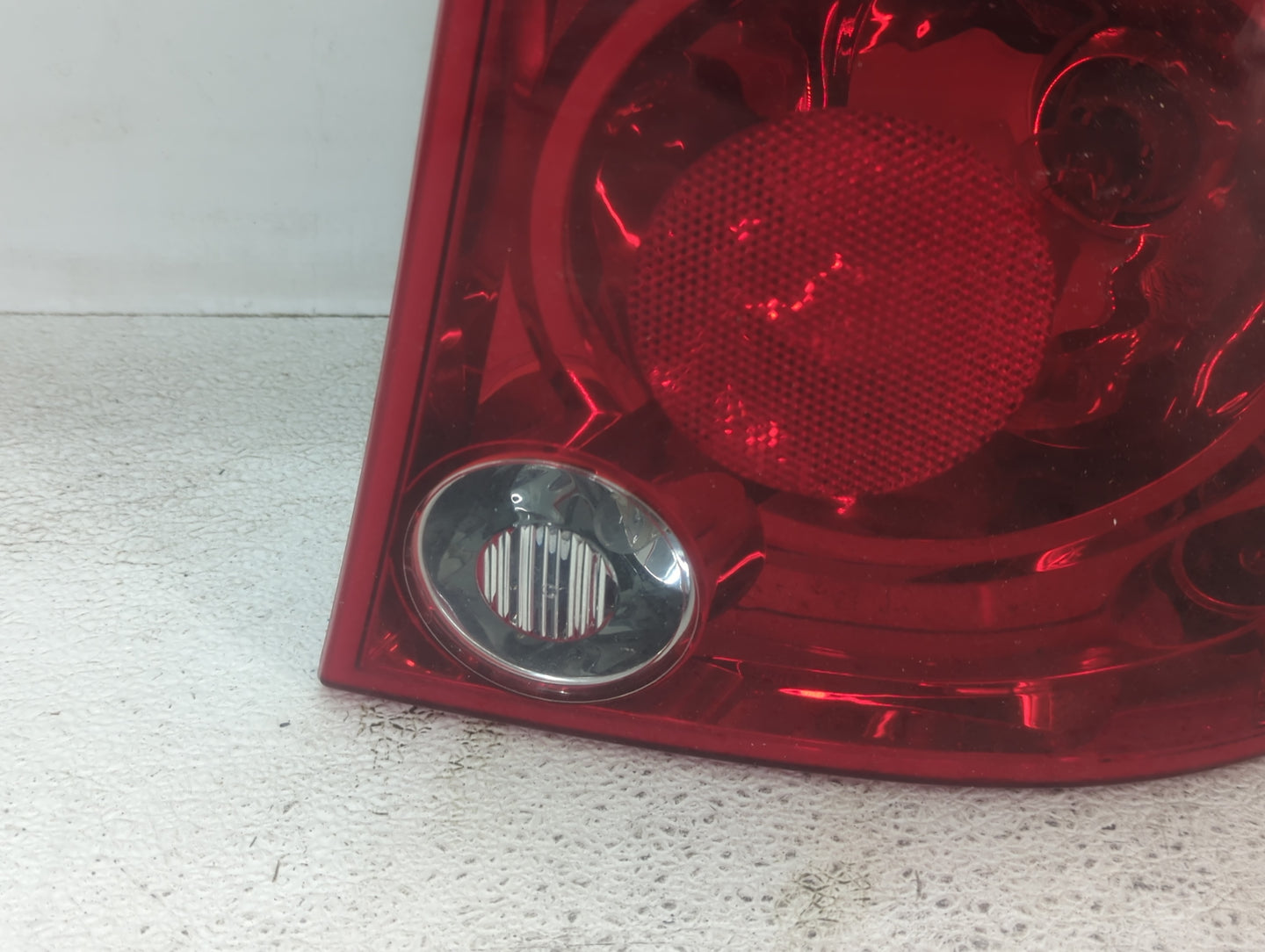 2004 Chrysler Pacifica Tail Light Assembly Passenger Right OEM Fits OEM Used Auto Parts - Oemusedautoparts1.com