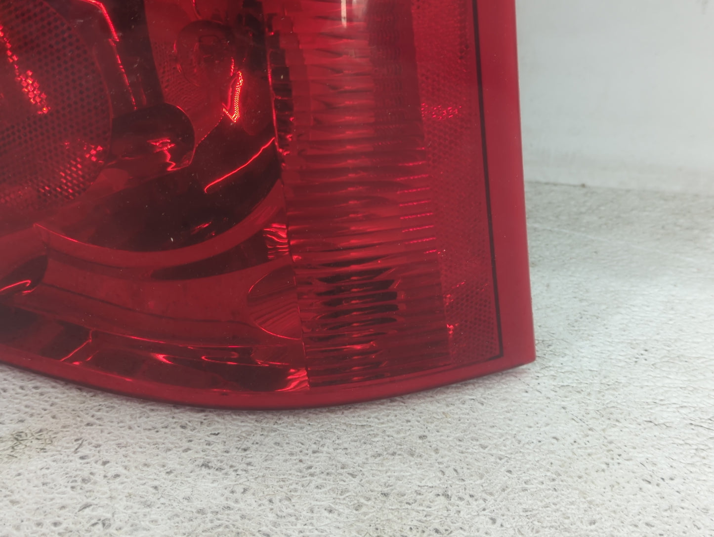 2004 Chrysler Pacifica Tail Light Assembly Passenger Right OEM Fits OEM Used Auto Parts - Oemusedautoparts1.com