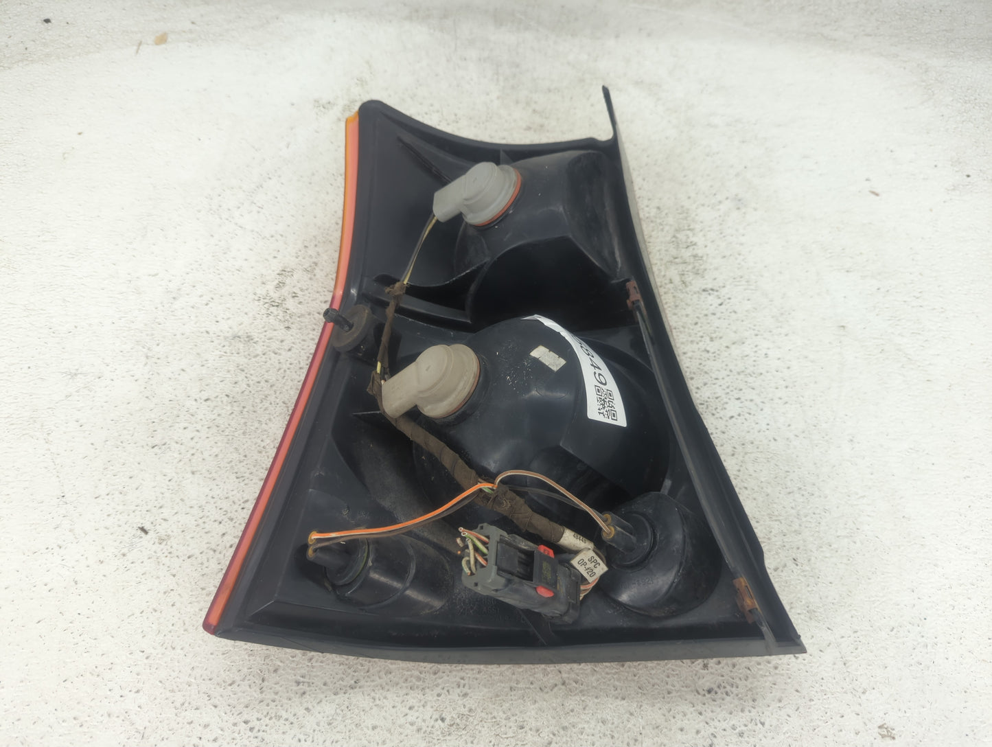 2004 Chrysler Pacifica Tail Light Assembly Passenger Right OEM Fits OEM Used Auto Parts - Oemusedautoparts1.com