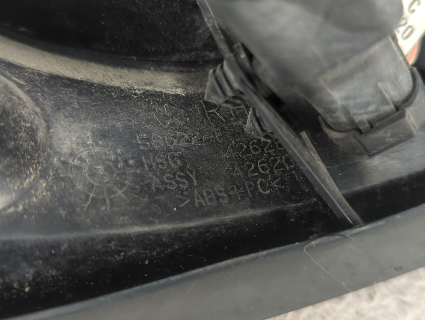 2004 Chrysler Pacifica Tail Light Assembly Passenger Right OEM Fits OEM Used Auto Parts - Oemusedautoparts1.com