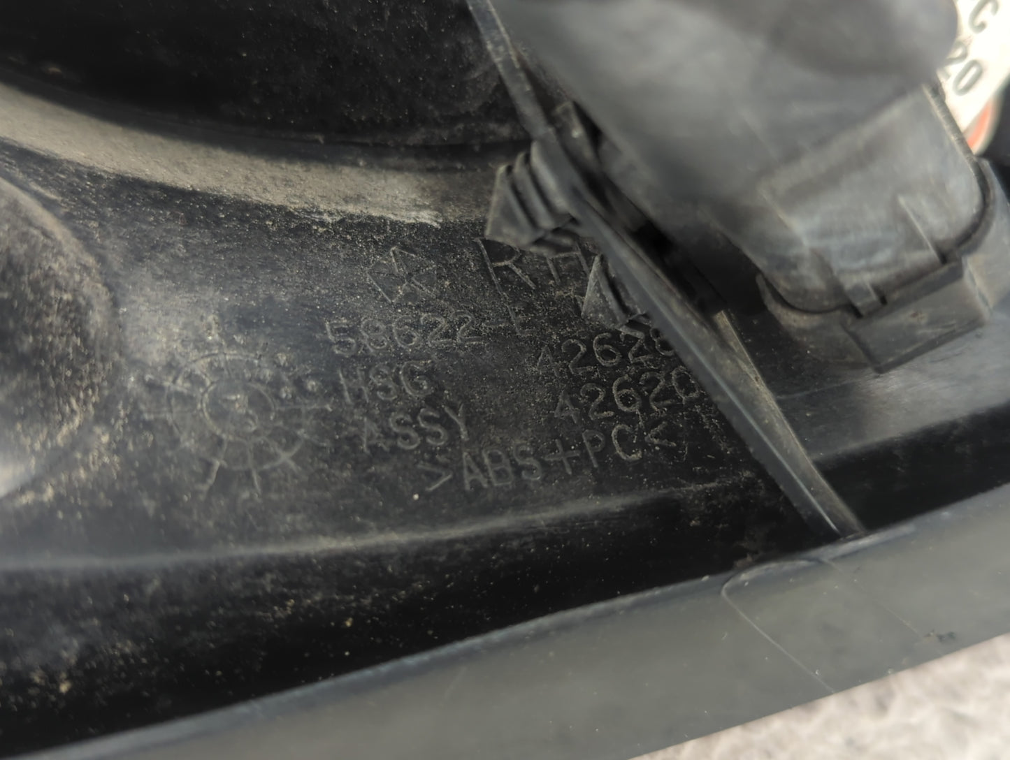 2004 Chrysler Pacifica Tail Light Assembly Passenger Right OEM Fits OEM Used Auto Parts - Oemusedautoparts1.com