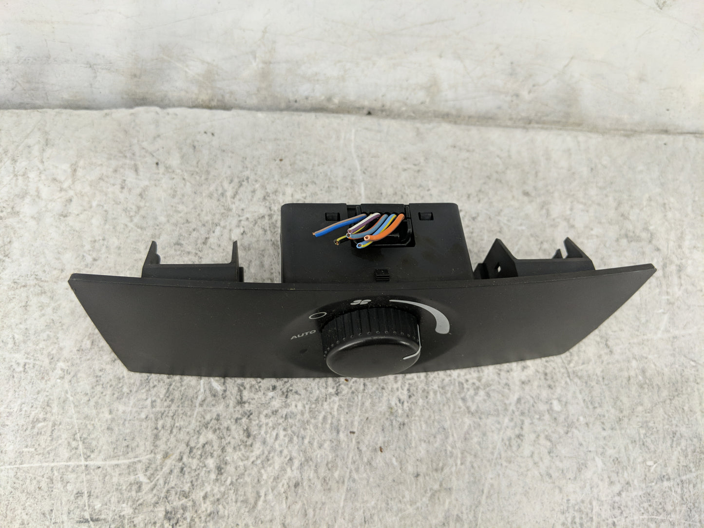 2004 Chrysler Pacifica Climate Control Module Temperature AC/Heater Replacement Fits OEM Used Auto Parts - Oemusedautoparts1