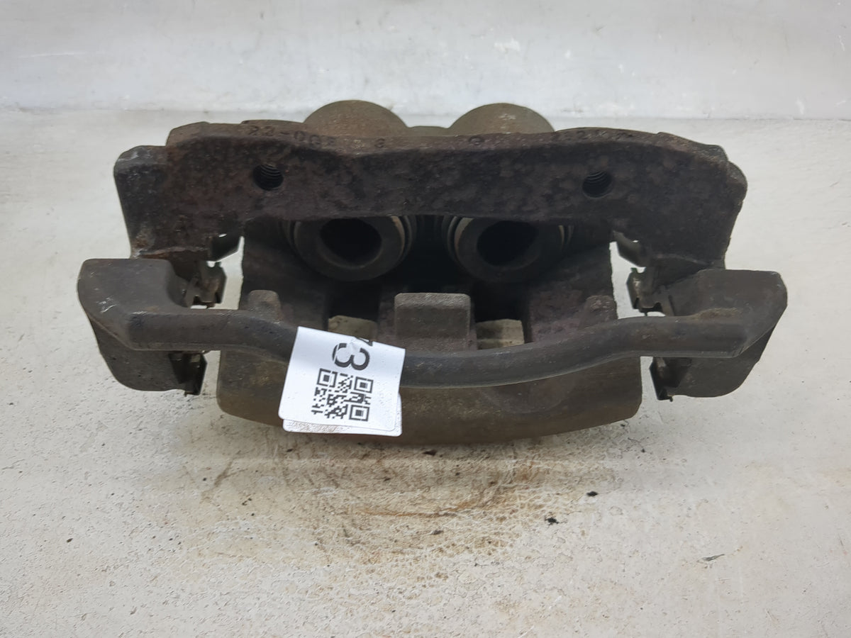 2004 Chrysler Pacifica Front Driver Left Brake Caliper - Oemusedautoparts1.com