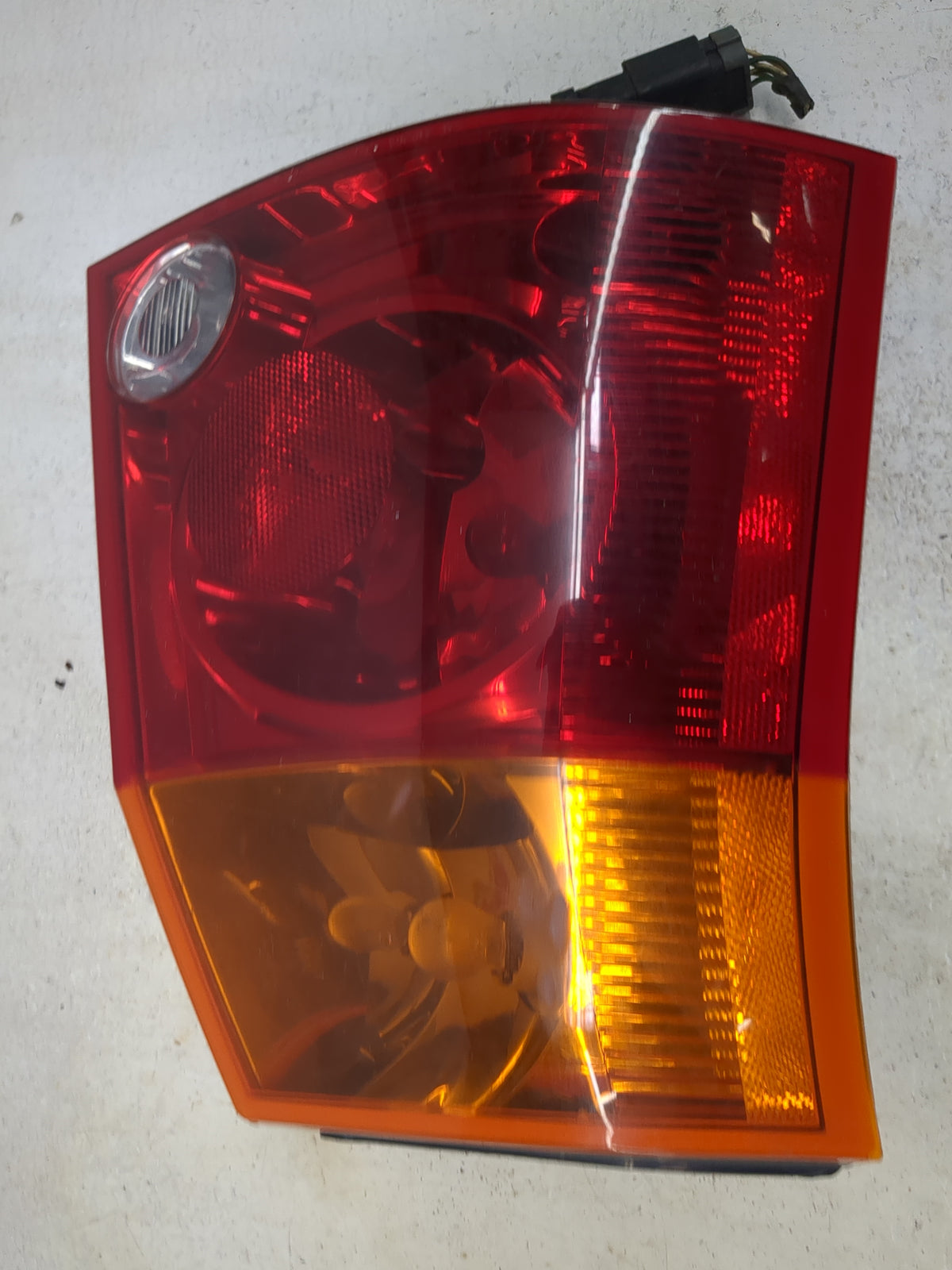 2004-2008 Chrysler Pacifica Tail Light Assembly Driver Left OEM Fits Fits 2004 2005 2006 2007 2008 OEM Used Auto Parts - Oem