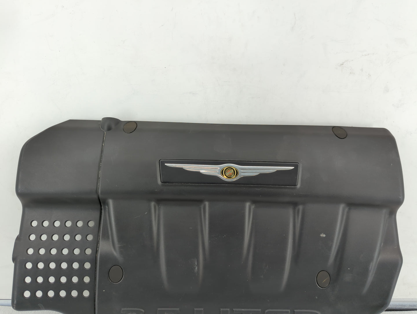 2004 Chrysler Pacifica Engine Cover Black - Oemusedautoparts1.com