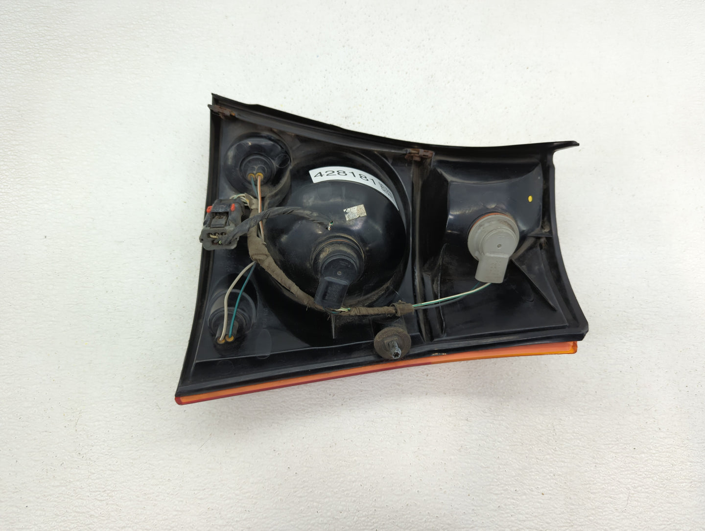 2004 Chrysler Pacifica Tail Light Assembly Driver Left OEM P/N:04857587AC Fits OEM Used Auto Parts - Oemusedautoparts1.com