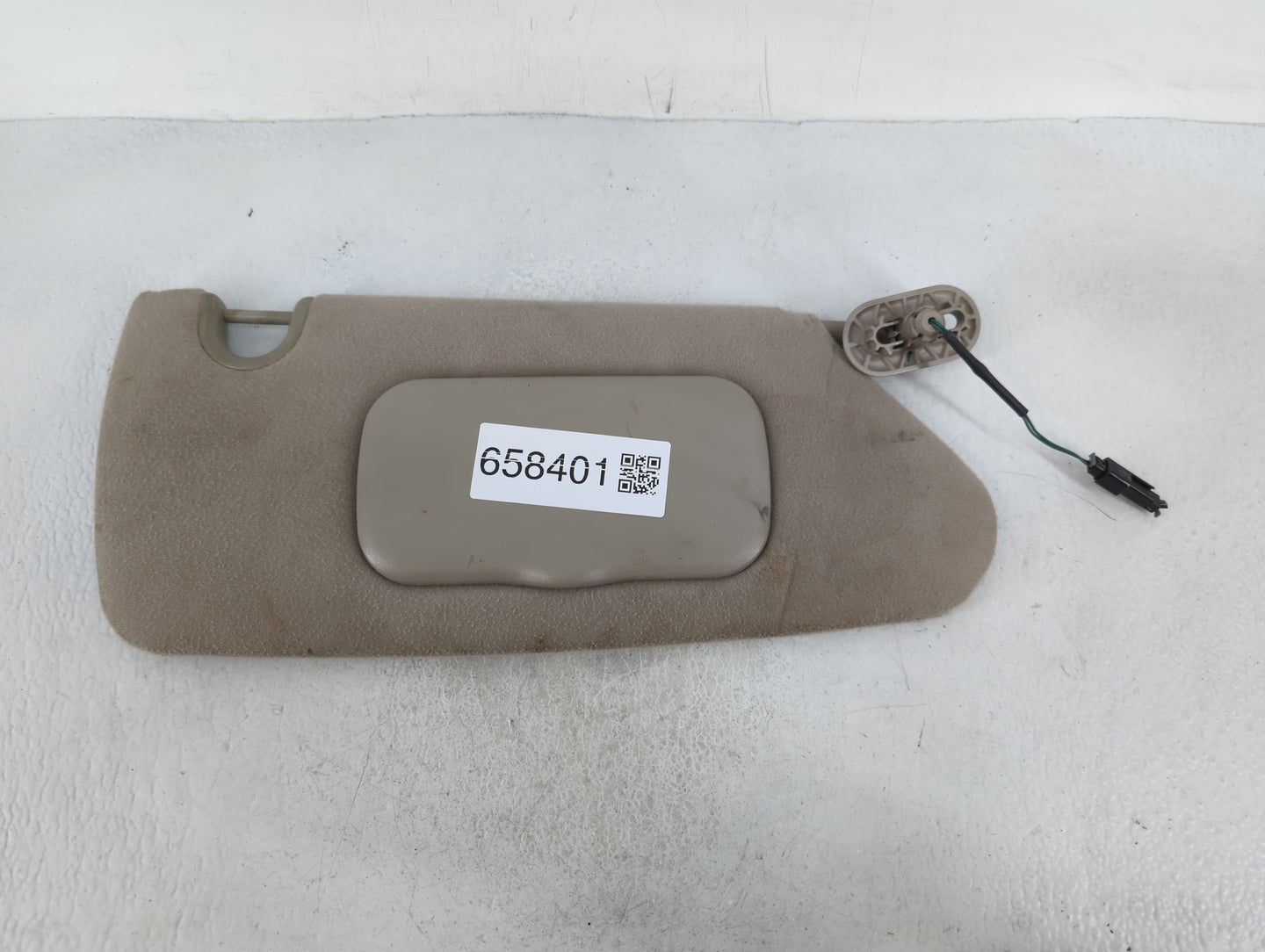 2004-2006 Chrysler Pacifica Sun Visor Shade Replacement Passenger Right Mirror Fits Fits 2004 2005 2006 OEM Used Auto Parts 