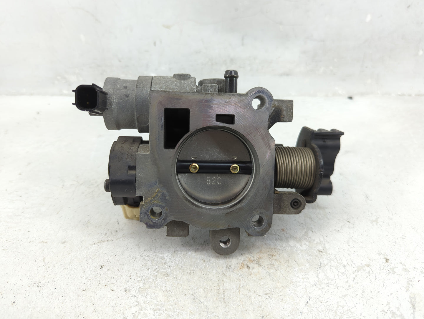 2004-2009 Chrysler Pt Cruiser Throttle Body P/N:04091440AB Fits Fits 2004 2005 2006 2007 2008 2009 OEM Used Auto Parts - Oem