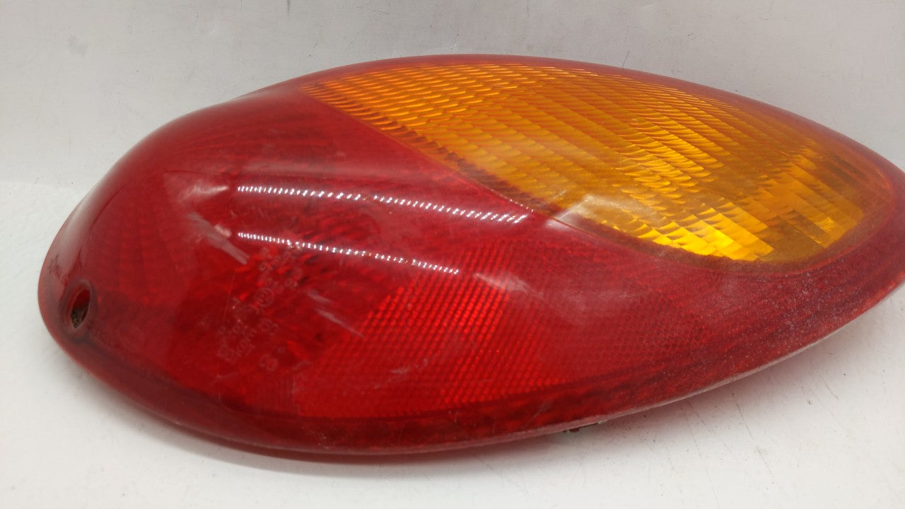2001-2005 Chrysler Pt Cruiser Tail Light Assembly Passenger Right OEM P/N:05288742AE Fits Fits 2001 2002 2003 2004 2005 OEM 