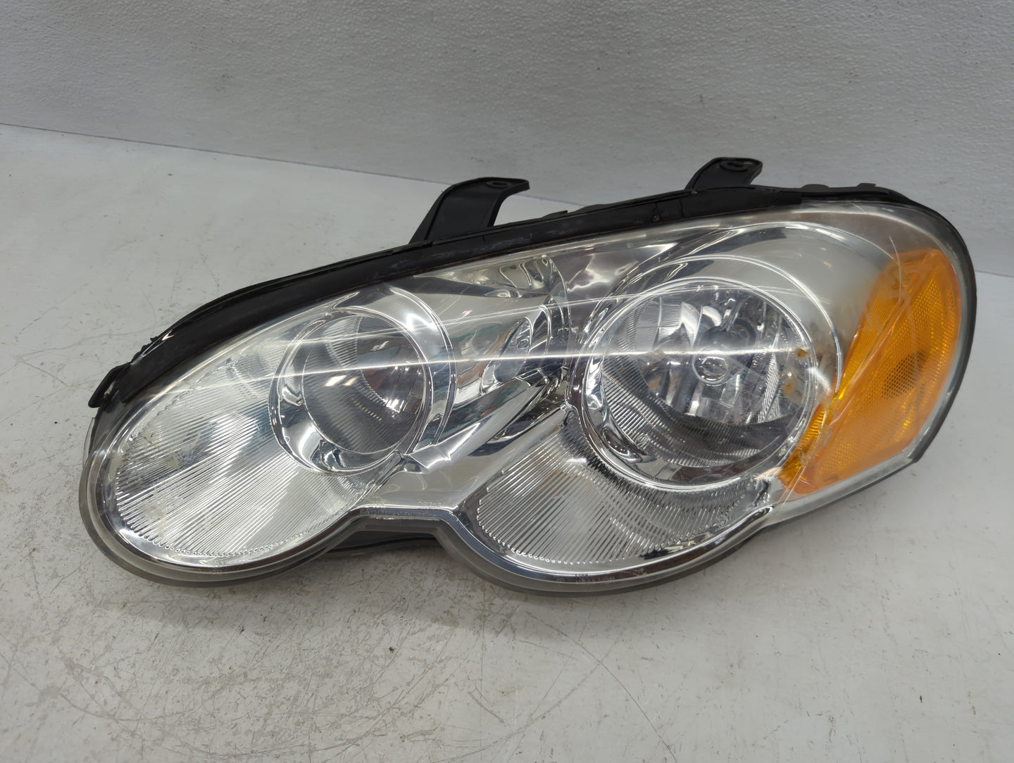 2003-2005 Chrysler Sebring Driver Left Oem Head Light Headlight Lamp - Oemusedautoparts1.com