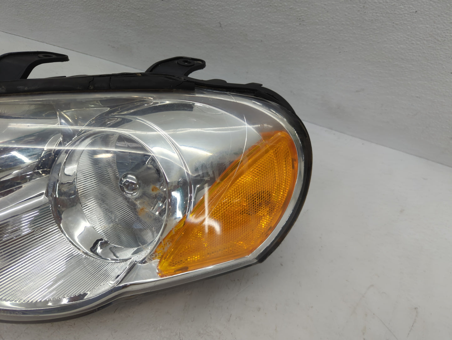 2003-2005 Chrysler Sebring Driver Left Oem Head Light Headlight Lamp - Oemusedautoparts1.com