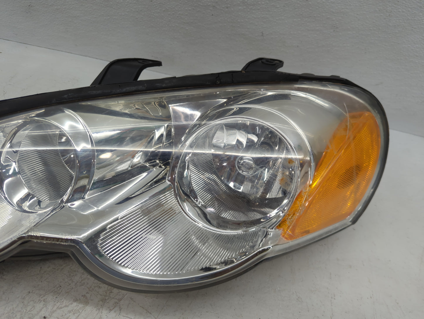 2003-2005 Chrysler Sebring Driver Left Oem Head Light Headlight Lamp - Oemusedautoparts1.com