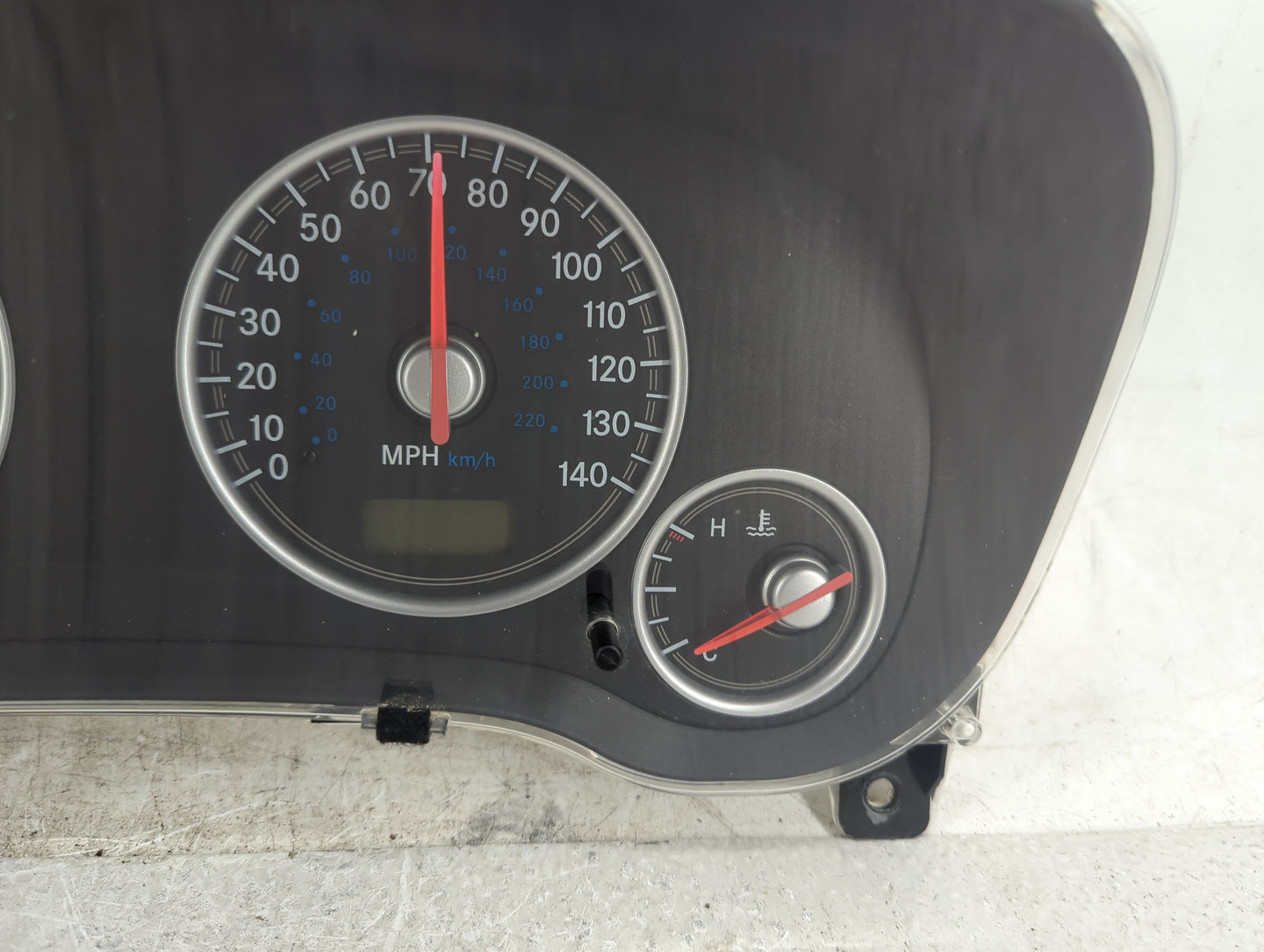2004 Chrysler Sebring Instrument Cluster Speedometer Gauges P/N:MN177270 TN157520-4500 Miles: Fits OEM Used Auto Parts - Oem