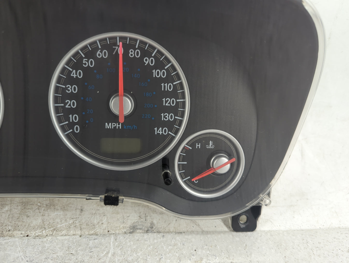 2004 Chrysler Sebring Instrument Cluster Speedometer Gauges P/N:MN177270 TN157520-4500 Miles: Fits OEM Used Auto Parts - Oem