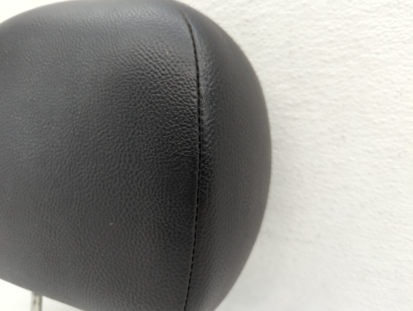 2003-2005 Chrysler Sebring Headrest Head Rest Front Driver Passenger Seat Fits Fits 2003 2004 2005 OEM Used Auto Parts - Oem