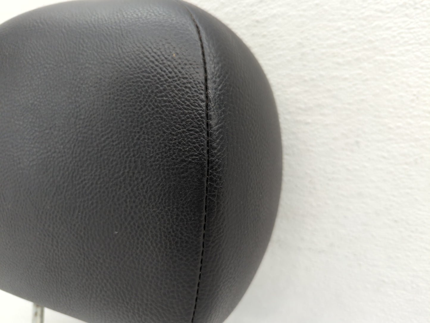 2003-2005 Chrysler Sebring Headrest Head Rest Front Driver Passenger Seat Fits Fits 2003 2004 2005 OEM Used Auto Parts - Oem