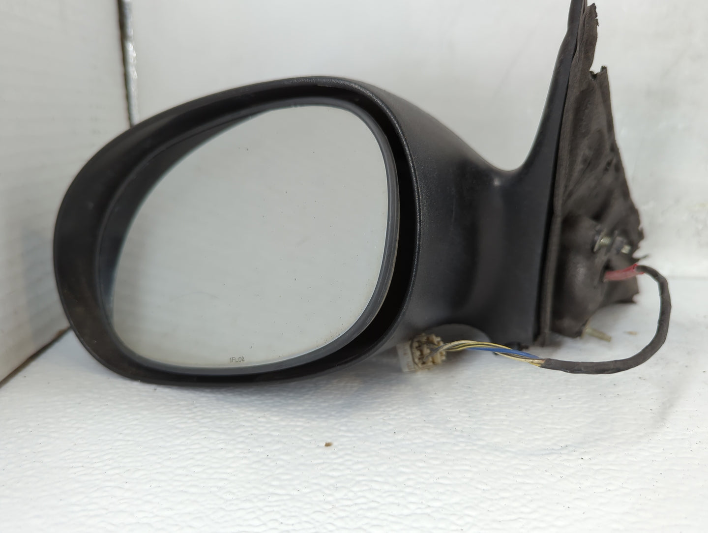 2002-2005 Chrysler Sebring Driver Side View Mirror - Left Door Mirror OEM Used - Oemusedautoparts1.com