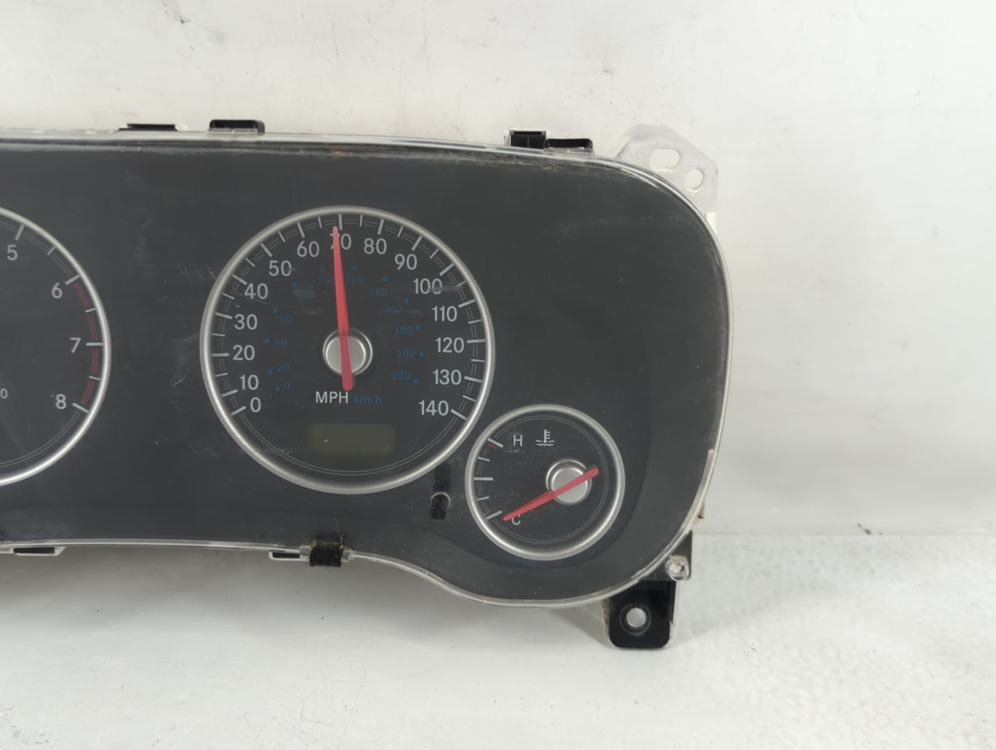2004 Chrysler Sebring Instrument Cluster Speedometer Gauges P/N:TN157520-4490 MN177269 Fits OEM Used Auto Parts - Oemusedaut