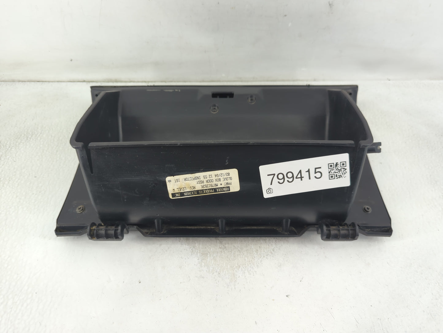 2004 Chrysler Sebring Passenger Glove Box Door Storage Compartment - Oemusedautoparts1.com