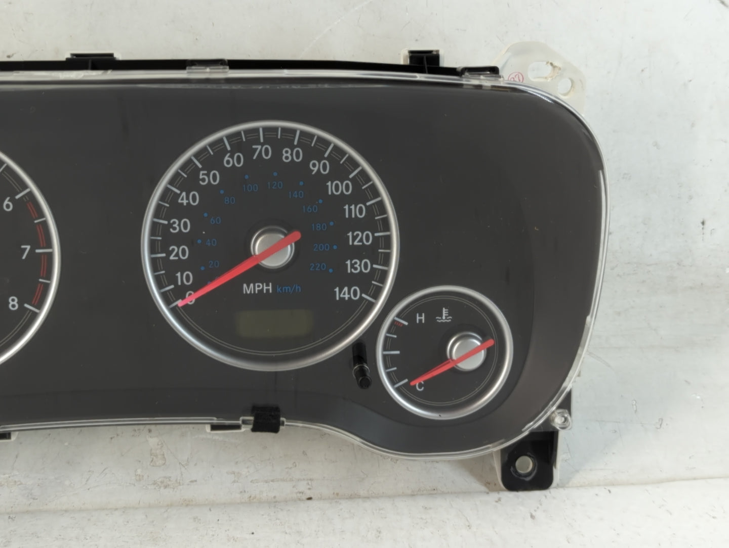 2004 Chrysler Sebring Instrument Cluster Speedometer Gauges P/N:TN157520-4500 83800-06653-00, TN157520-6971 Fits OEM Used Au