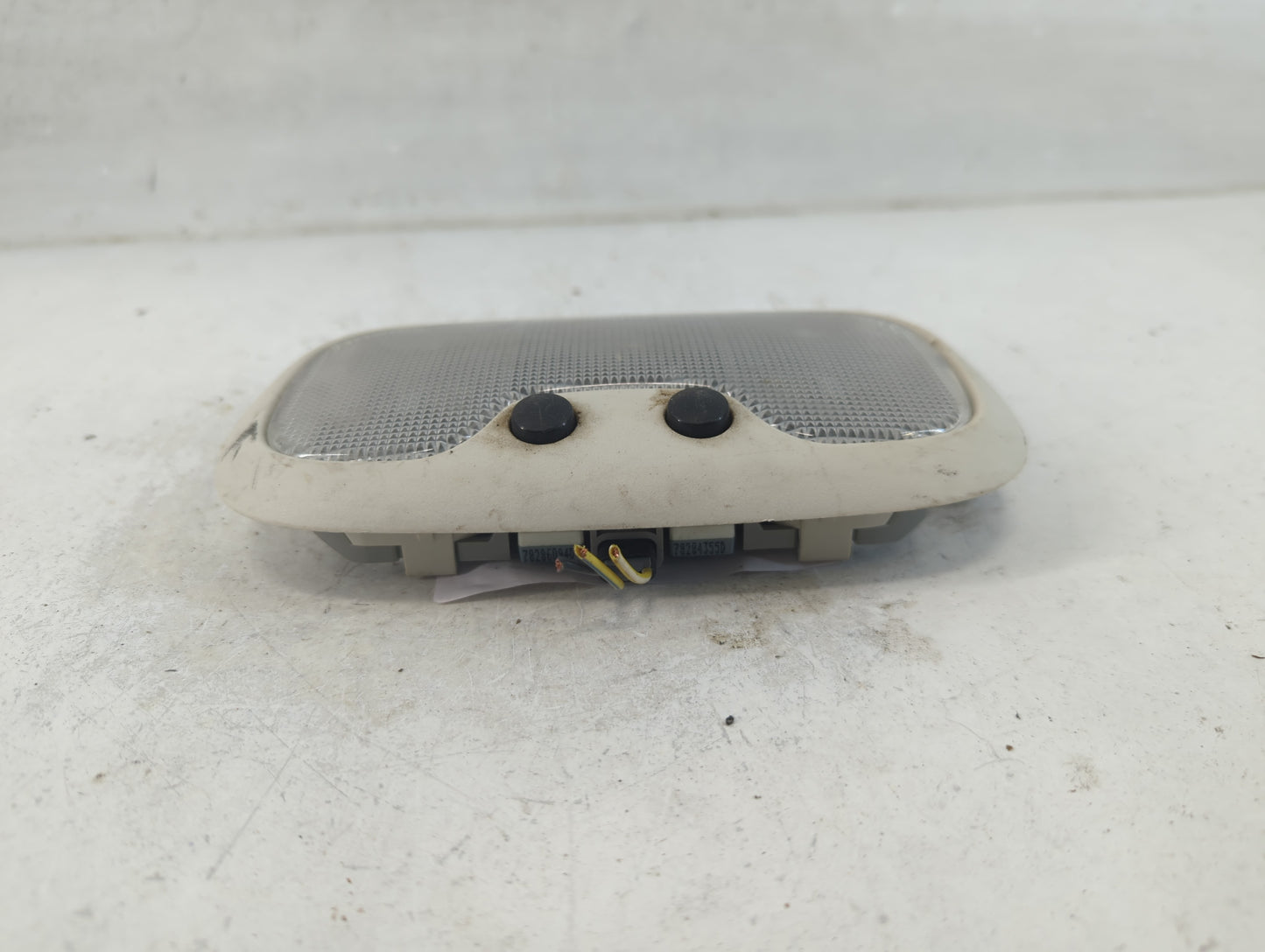 2004 Chrysler Sebring Overhead Roof Console - Oemusedautoparts1.com
