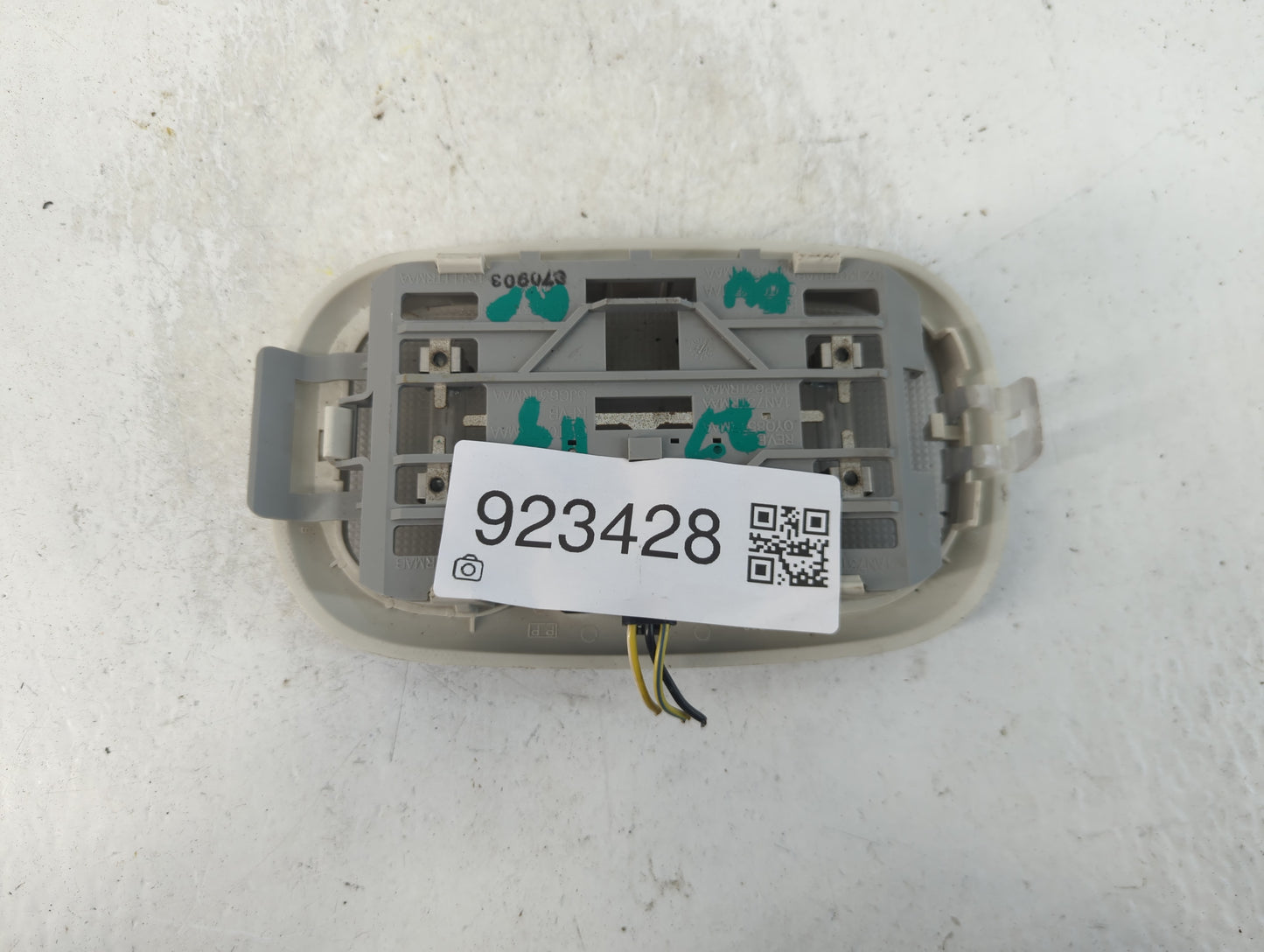 2004 Chrysler Sebring Overhead Roof Console - Oemusedautoparts1.com