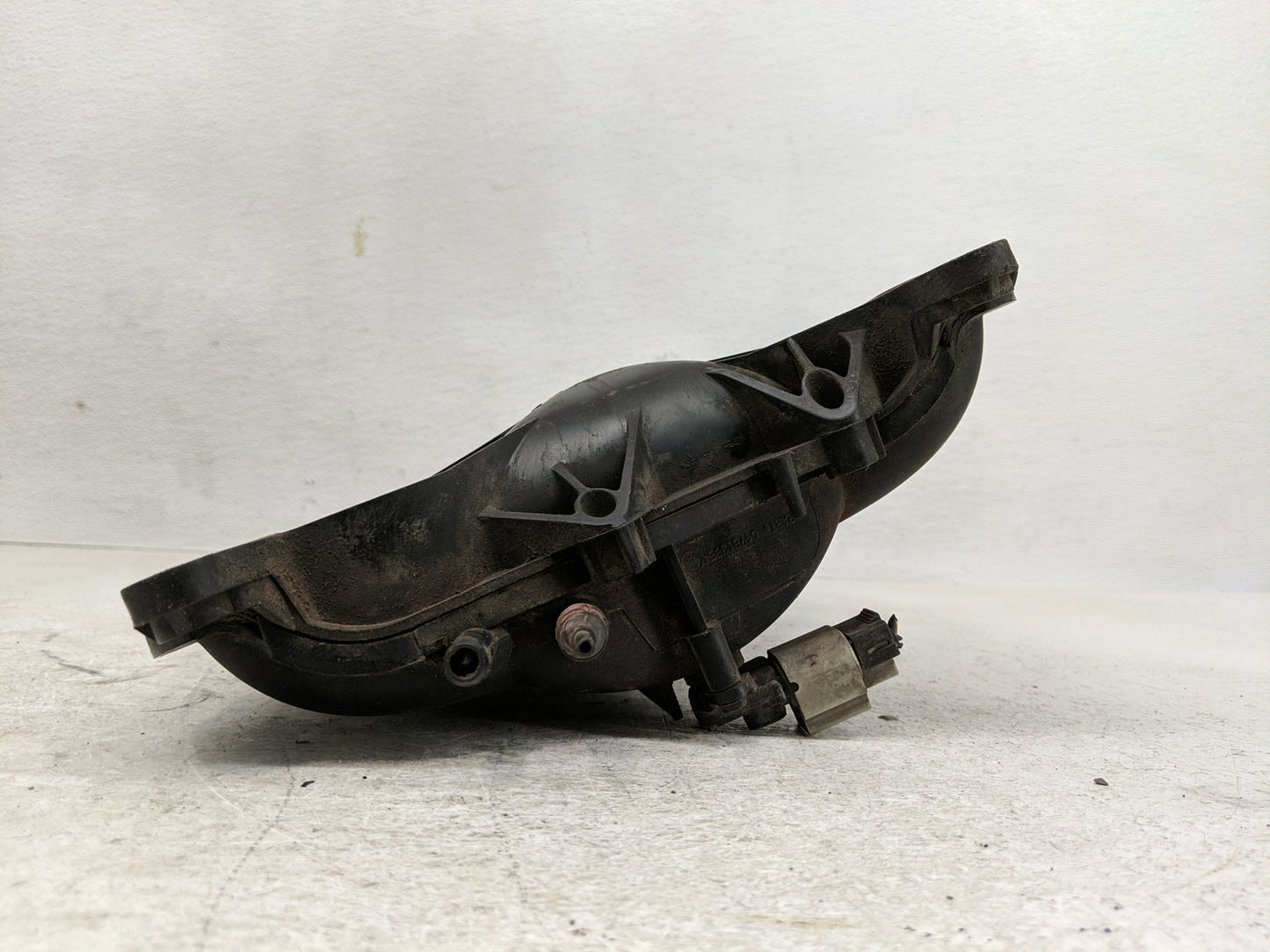 2004 Dodge Caravan Air Intake Manifold P/N:04781395 Fits OEM Used Auto Parts - Oemusedautoparts1.com