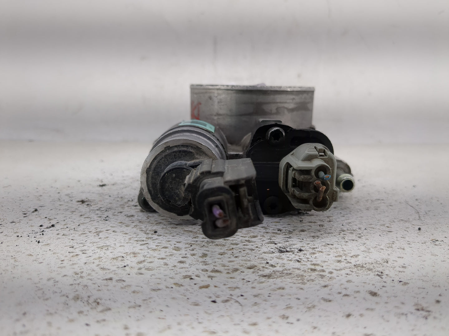 2003-2007 Dodge Caravan Throttle Body P/N:04861254AF Fits Fits 2003 2004 2005 2006 2007 OEM Used Auto Parts - Oemusedautopar