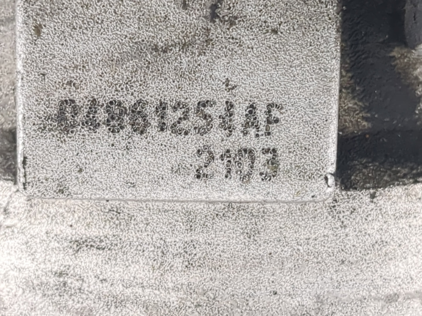 2003-2007 Dodge Caravan Throttle Body P/N:04861254AF Fits Fits 2003 2004 2005 2006 2007 OEM Used Auto Parts - Oemusedautopar