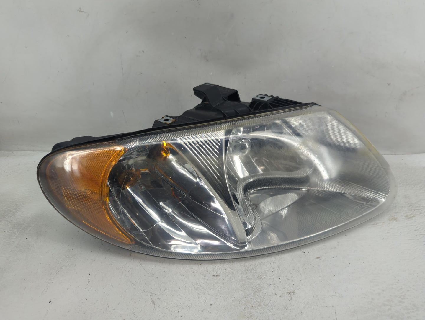 2001-2007 Dodge Caravan Passenger Right Oem Head Light Headlight Lamp - Oemusedautoparts1.com