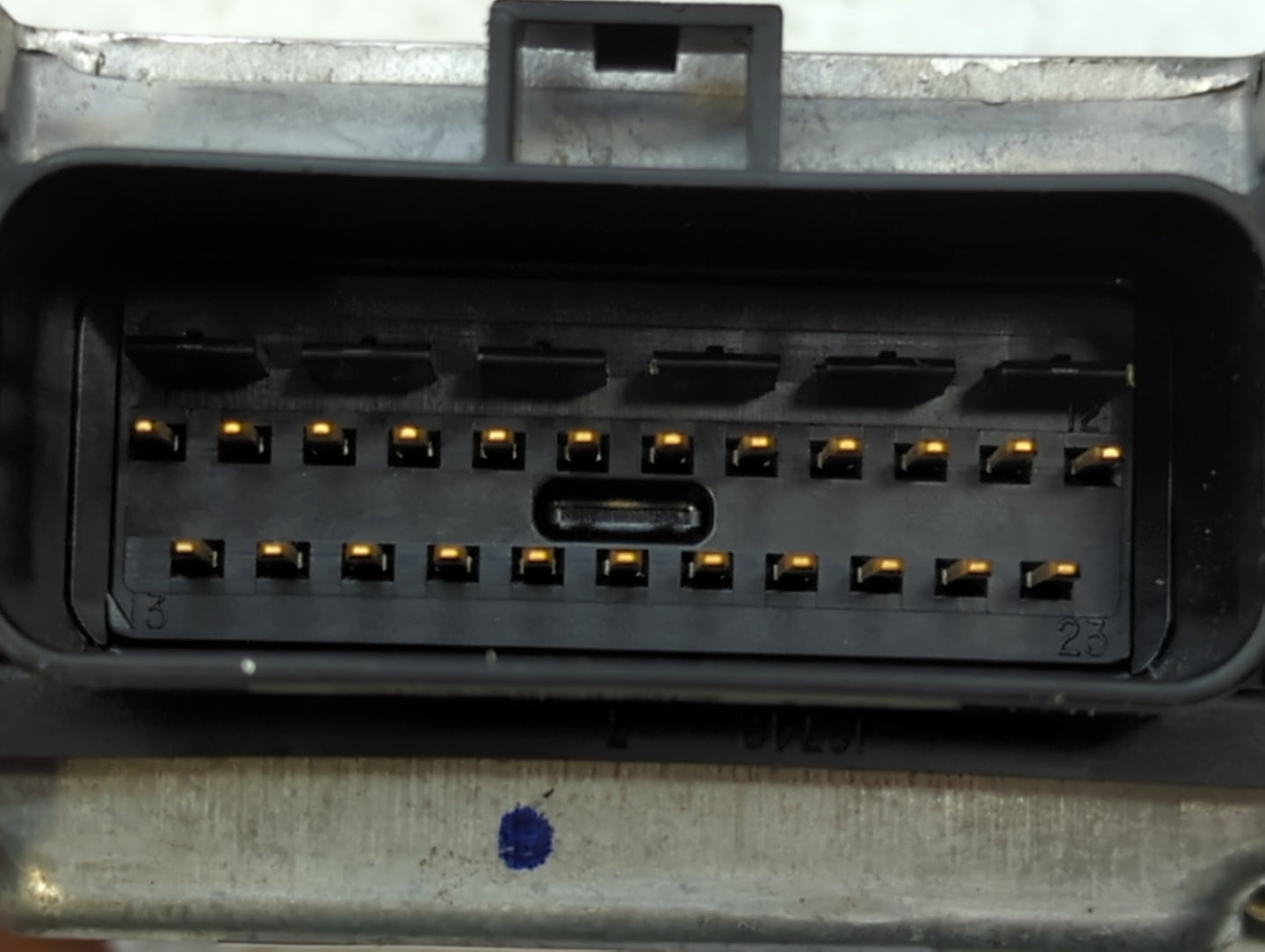 2004-2004 Dodge Caravan Chassis Control Module Ccm Bcm Body Control - Oemusedautoparts1.com