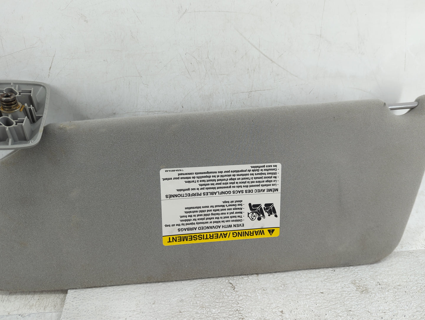 2004 Dodge Charger Sun Visor Shade Replacement Passenger Right Mirror Fits OEM Used Auto Parts - Oemusedautoparts1.com