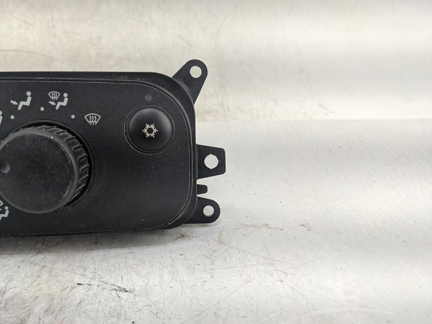 2003-2004 Dodge Dakota Climate Control Module Temperature AC/Heater Replacement P/N:P55056322AC Fits Fits 2003 2004 2005 OEM
