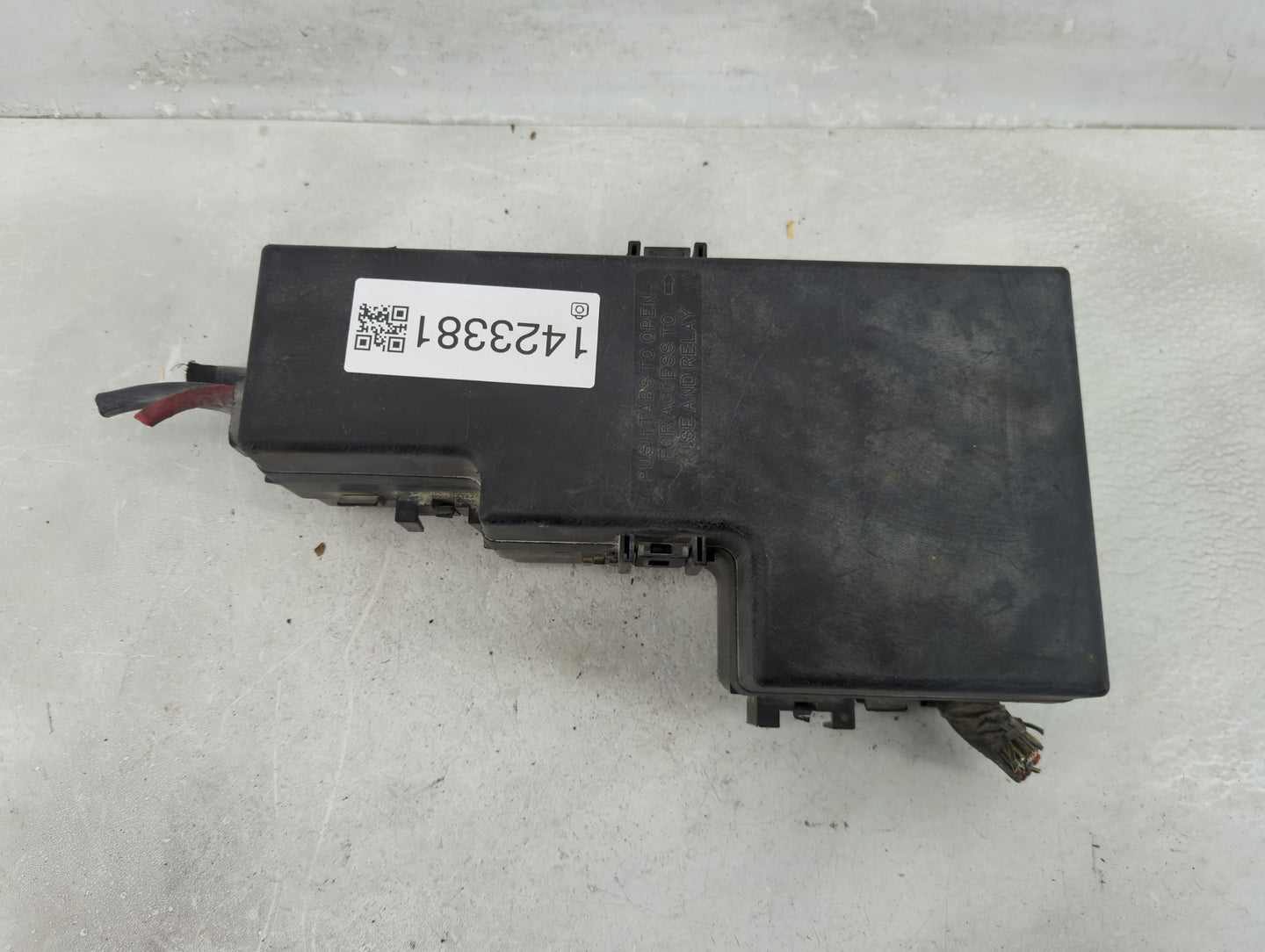 2004 Dodge Dakota Fusebox Fuse Box Panel Relay Module P/N:P56051062AA Fits OEM Used Auto Parts - Oemusedautoparts1.com