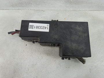 2004 Dodge Dakota Fusebox Fuse Box Panel Relay Module P/N:P56051062AA Fits OEM Used Auto Parts - Oemusedautoparts1.com