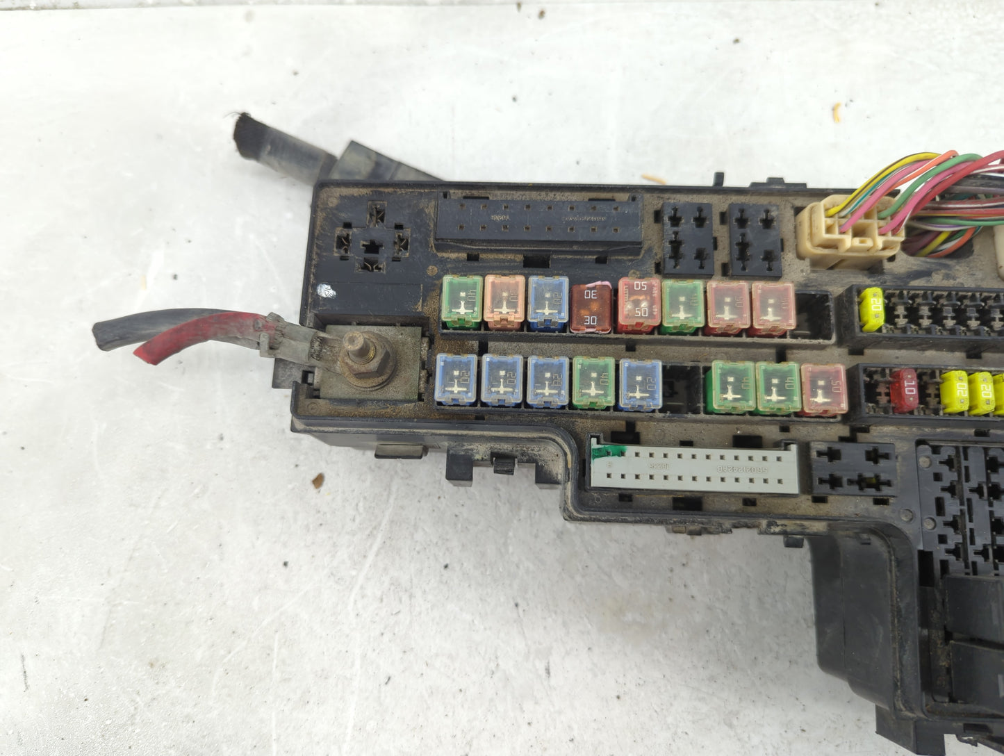 2004 Dodge Dakota Fusebox Fuse Box Panel Relay Module P/N:P56051062AA Fits OEM Used Auto Parts - Oemusedautoparts1.com