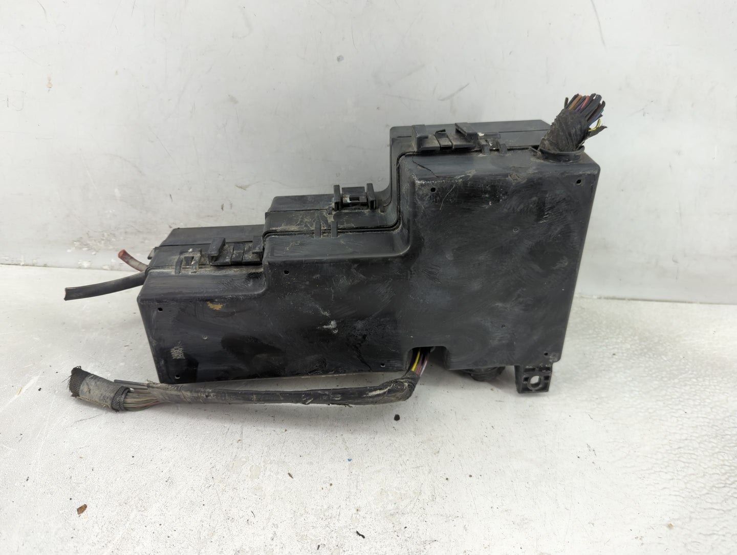 2004 Dodge Dakota Fusebox Fuse Box Panel Relay Module P/N:P56051062AA Fits OEM Used Auto Parts - Oemusedautoparts1.com
