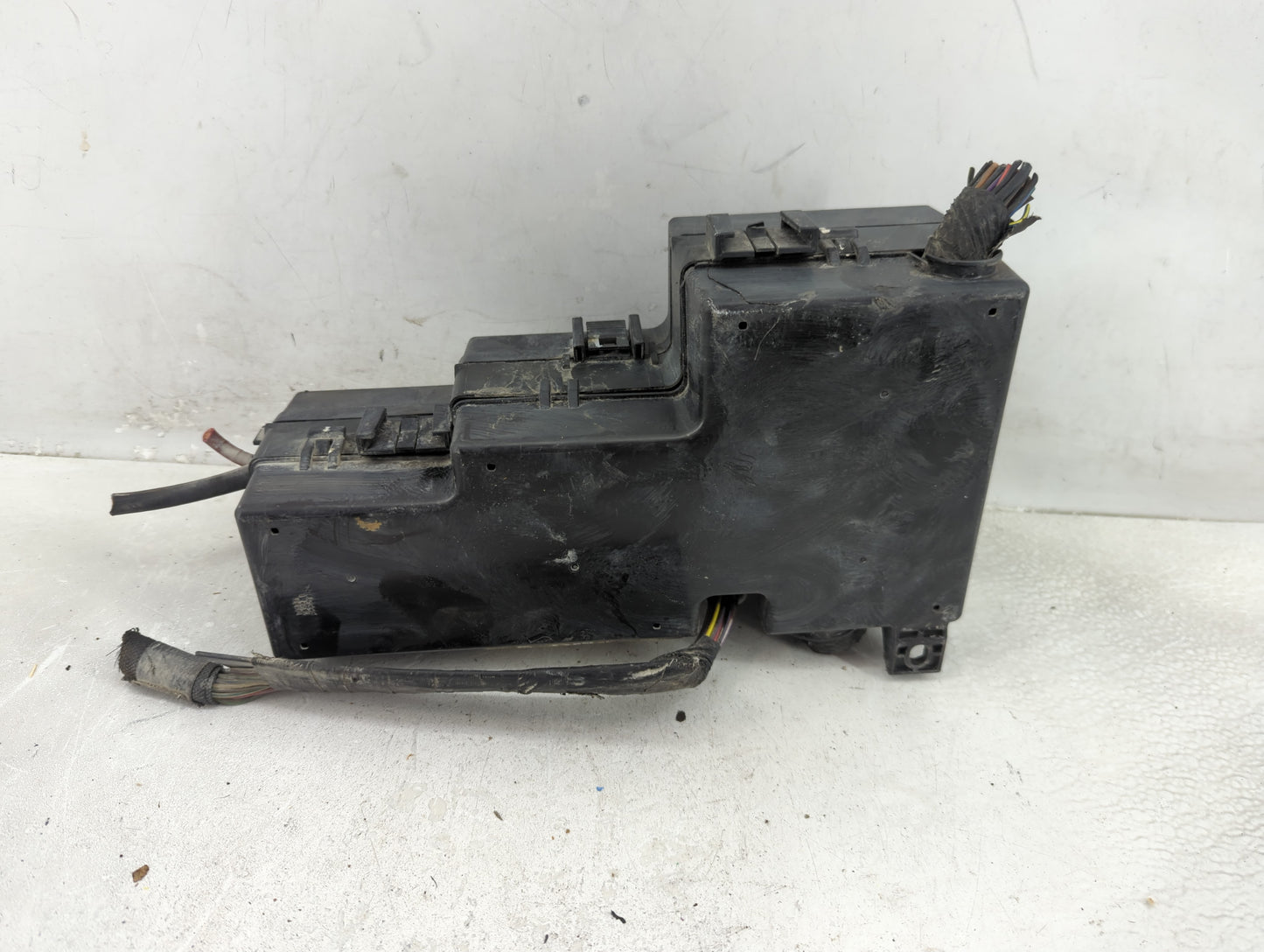 2004 Dodge Dakota Fusebox Fuse Box Panel Relay Module P/N:P56051062AA Fits OEM Used Auto Parts - Oemusedautoparts1.com