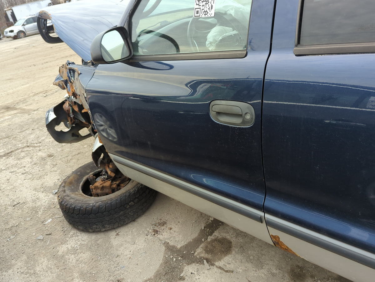 2000-2004 Dodge Dakota Driver Front Door Oem 5023148 - Oemusedautoparts1.com