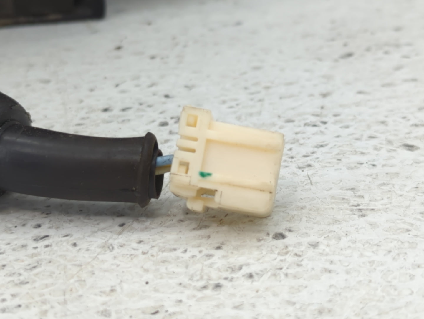 2001-2004 Dodge Dakota Side Mirror Replacement Passenger Right View Door Mirror P/N:18-150 Fits Fits 2001 2002 2003 2004 OEM