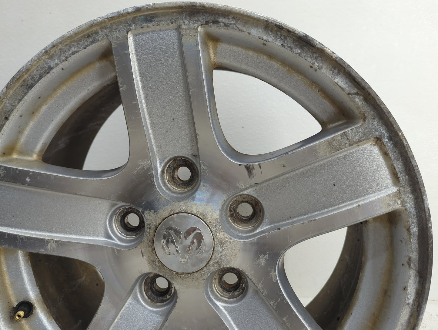 2004-2007 Dodge Durango Oem Wheel Rim 1047281 - Oemusedautoparts1.com